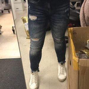 ZARA DISTRESSED JEAN